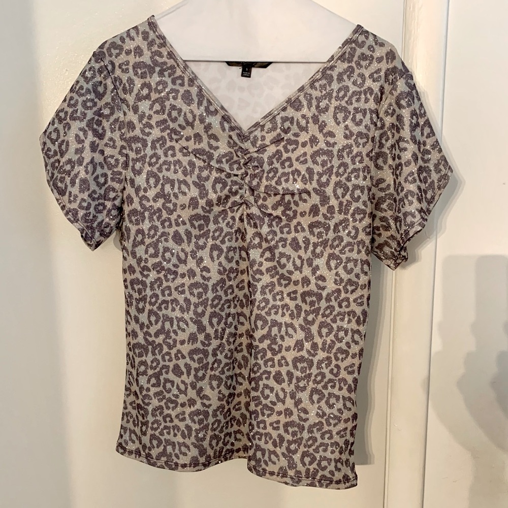 Lularoe Elegant Mary cinched V-neck top. Leopard print Small (6/8)